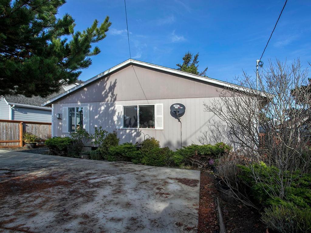 Family Tides In Seaside Villa Exterior photo