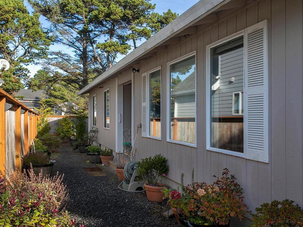 Family Tides In Seaside Villa Exterior photo